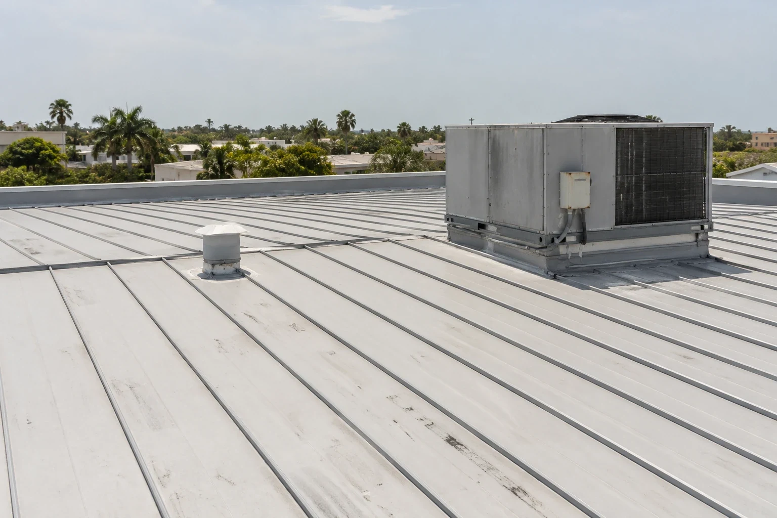 Commercial building roofs in Pembroke Pines, FL