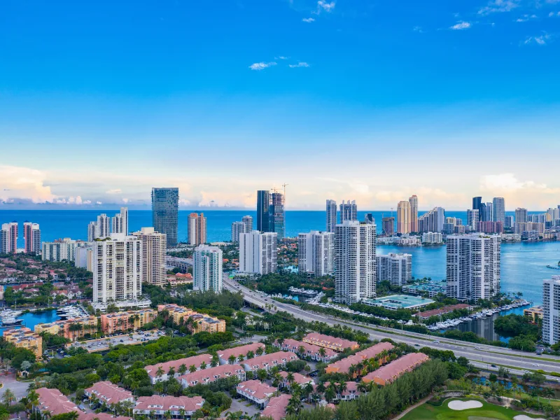 Commercial building roofs in Pembroke Pines, FL Commercial building roofs in Pembroke Pines, FL